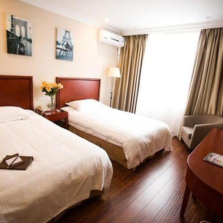 Greentree Inn Anhui Wuhu Zhongshan Road Pedestrian Street Express Hotel Dış mekan fotoğraf