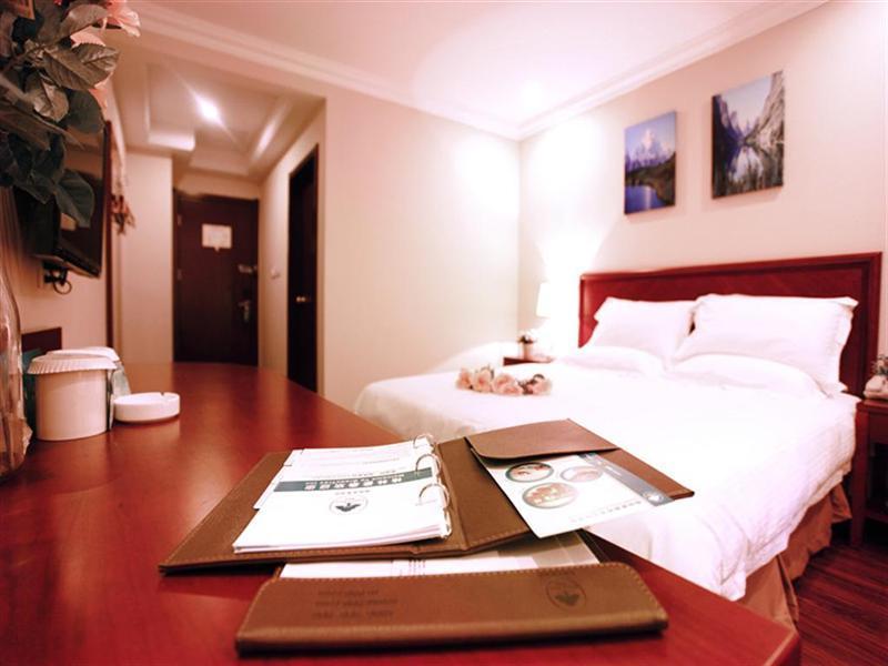 Greentree Inn Anhui Wuhu Zhongshan Road Pedestrian Street Express Hotel Dış mekan fotoğraf