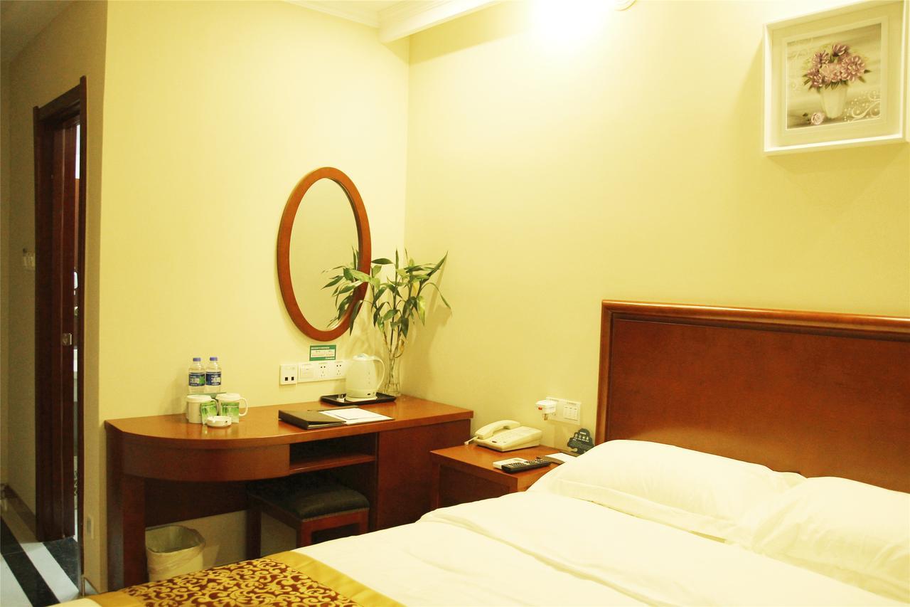Greentree Inn Anhui Wuhu Zhongshan Road Pedestrian Street Express Hotel Dış mekan fotoğraf